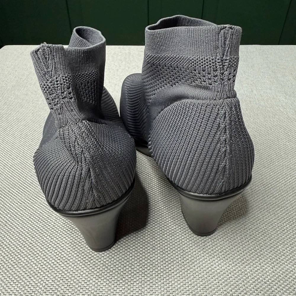 Bernie Mev. Doll Bootie Grey Knit Stretch Shoes Size 39‎